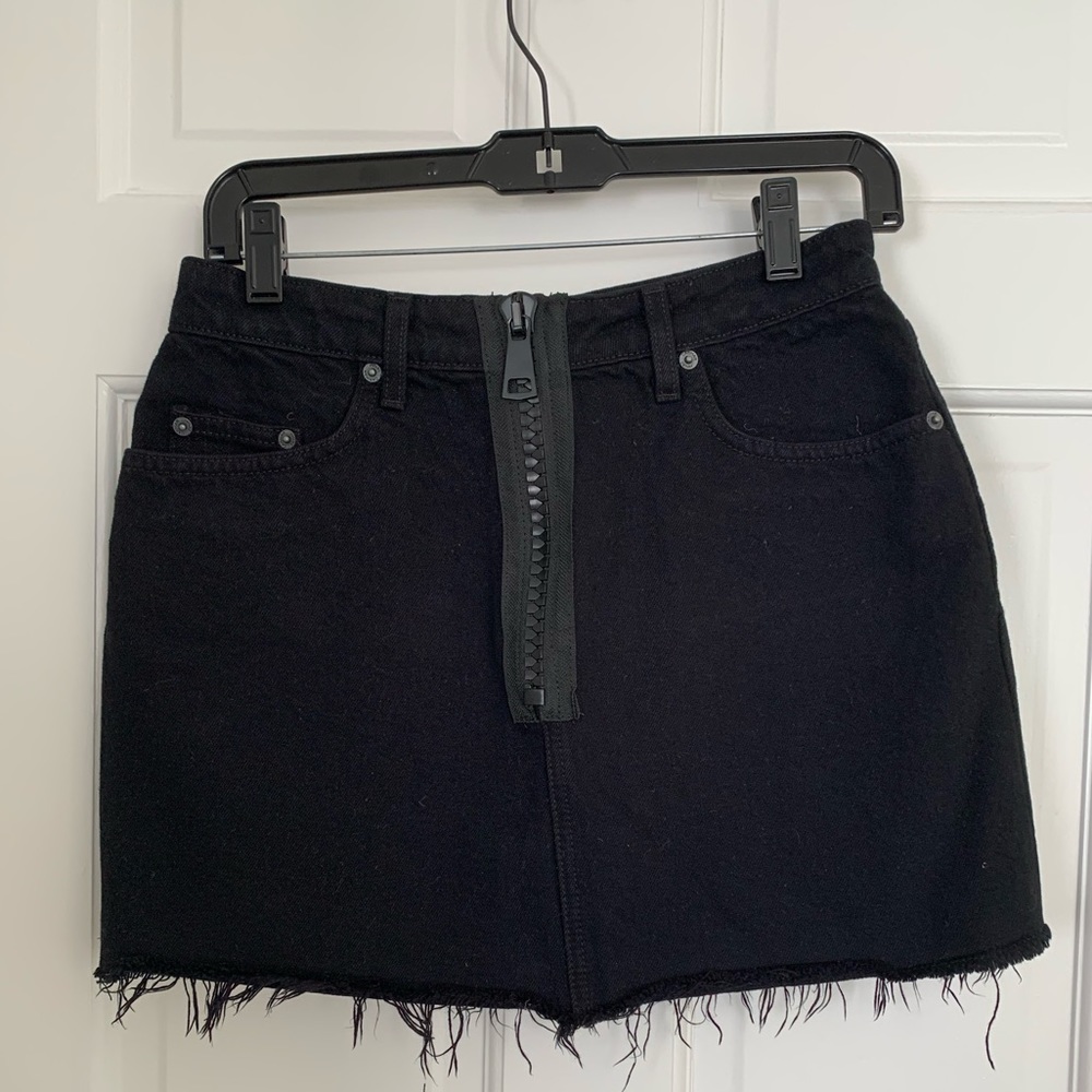 CARMAR BLACK JEAN SKIRT
